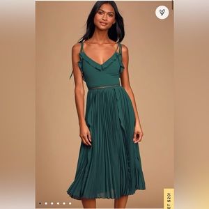Lulus emerald green tie strap pleated midi dress size medium
